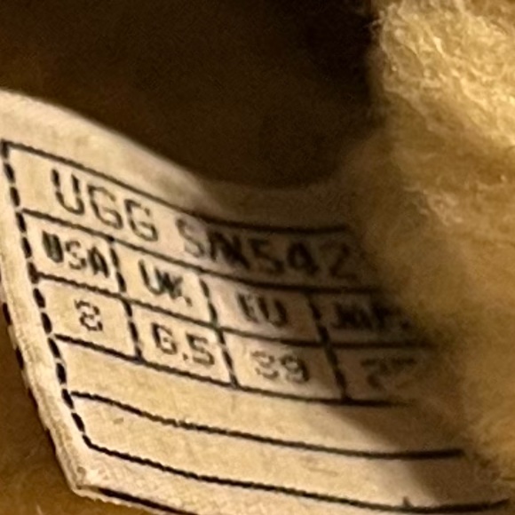 UGG Clogs - Picture 6 of 11